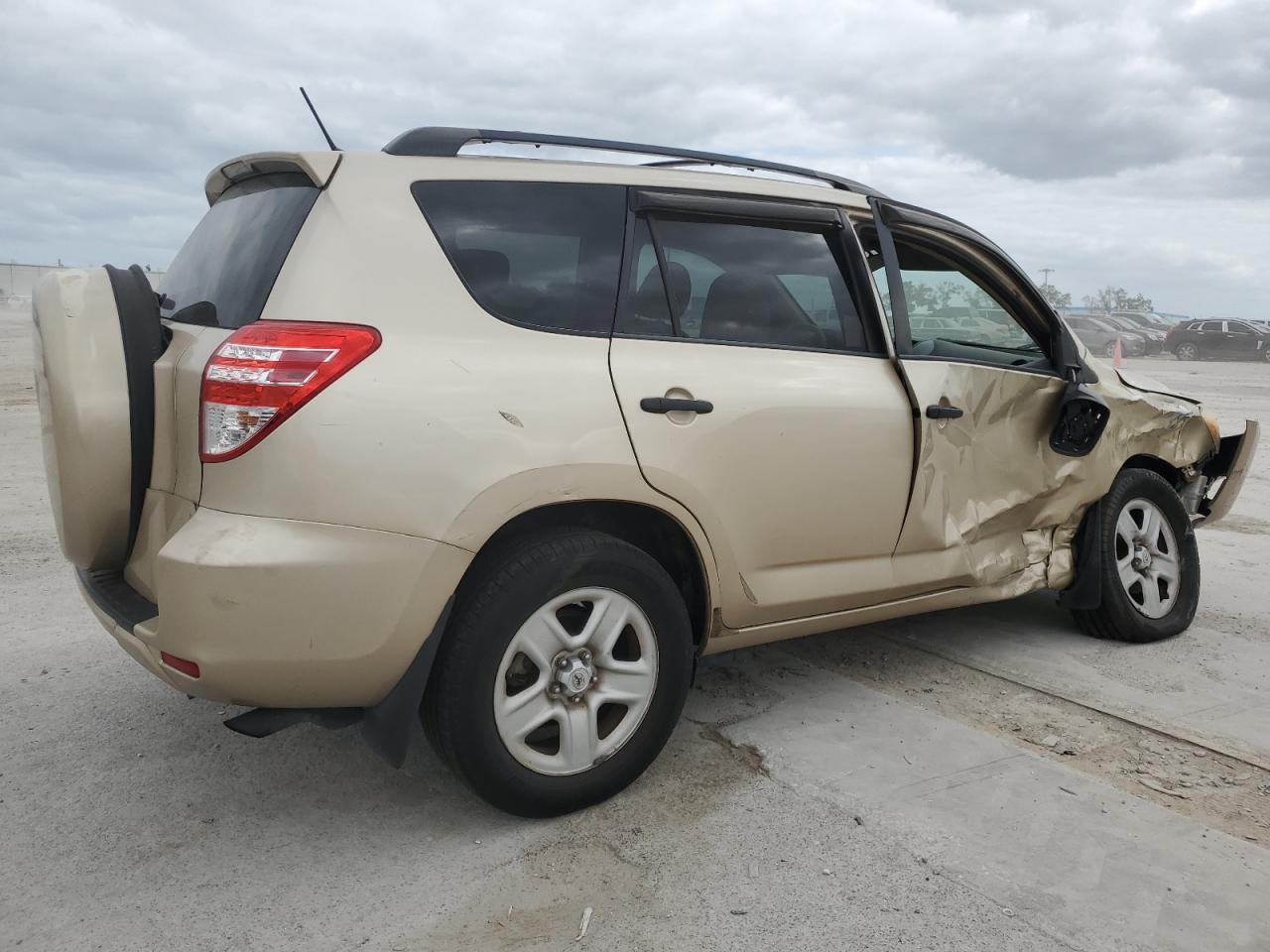 2011 TOYOTA RAV4 - Image 3
