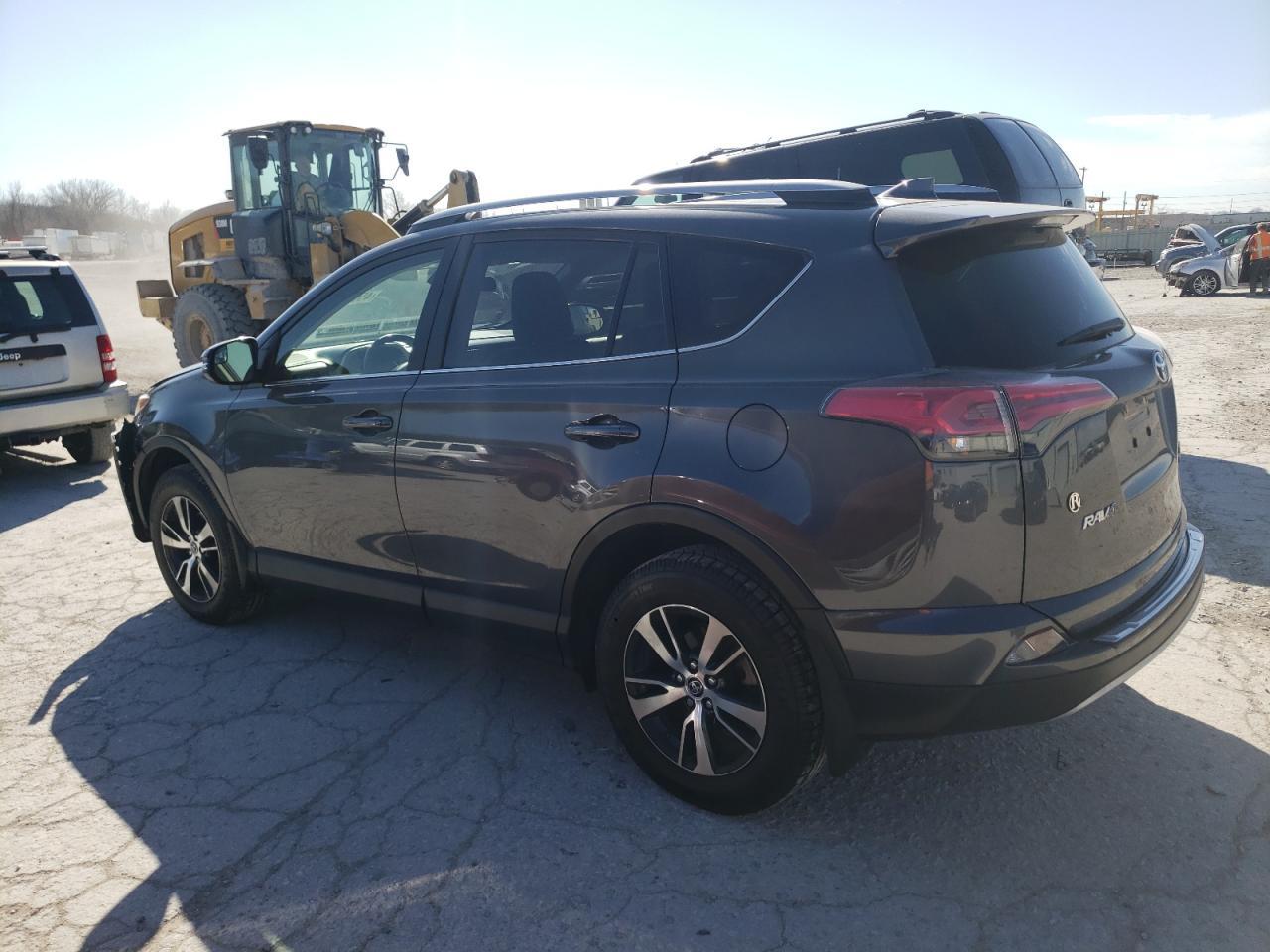 2017 TOYOTA RAV4 XLE - Фото 2