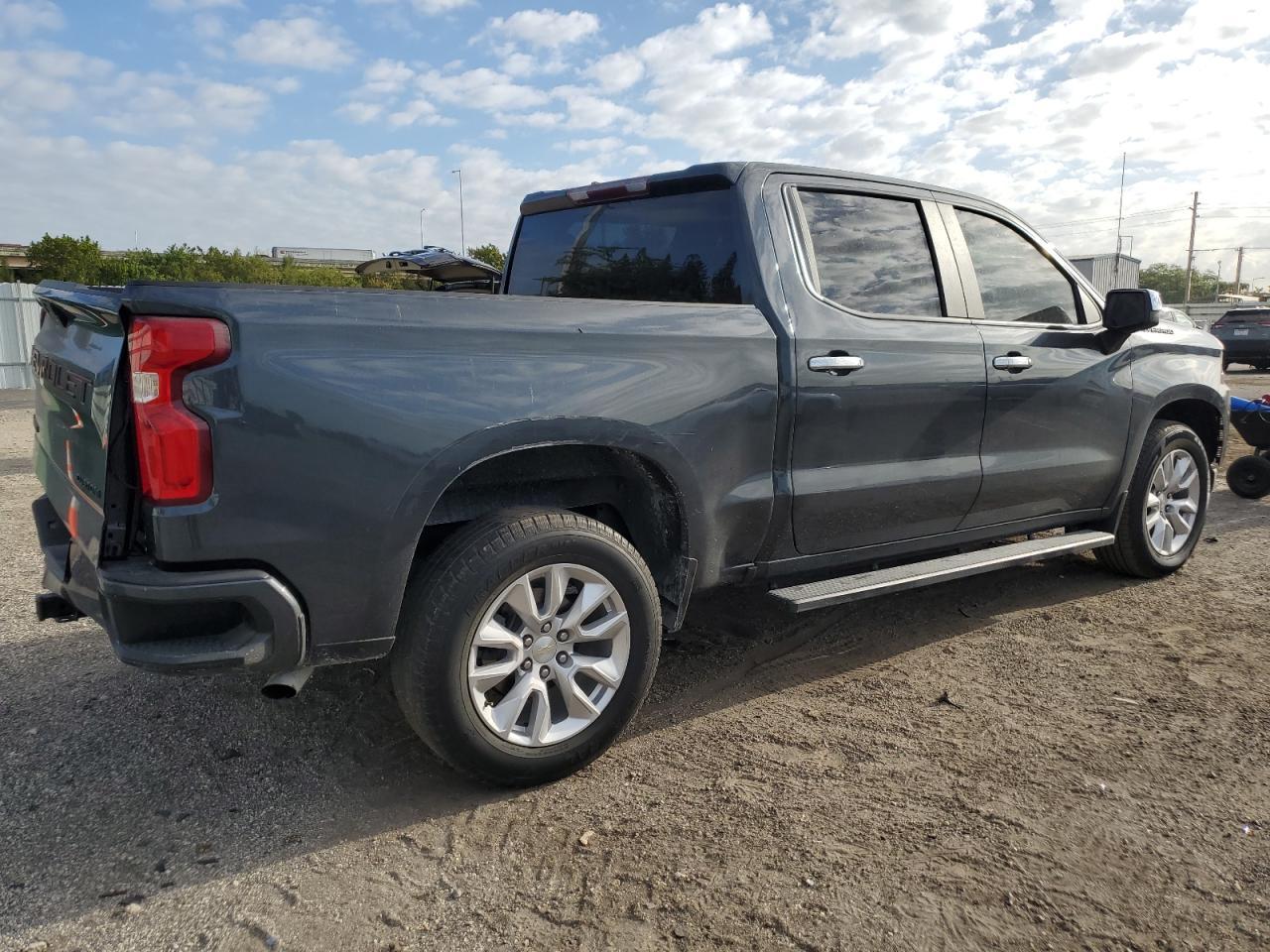 2021 CHEVROLET SILVERADO - Фото 3
