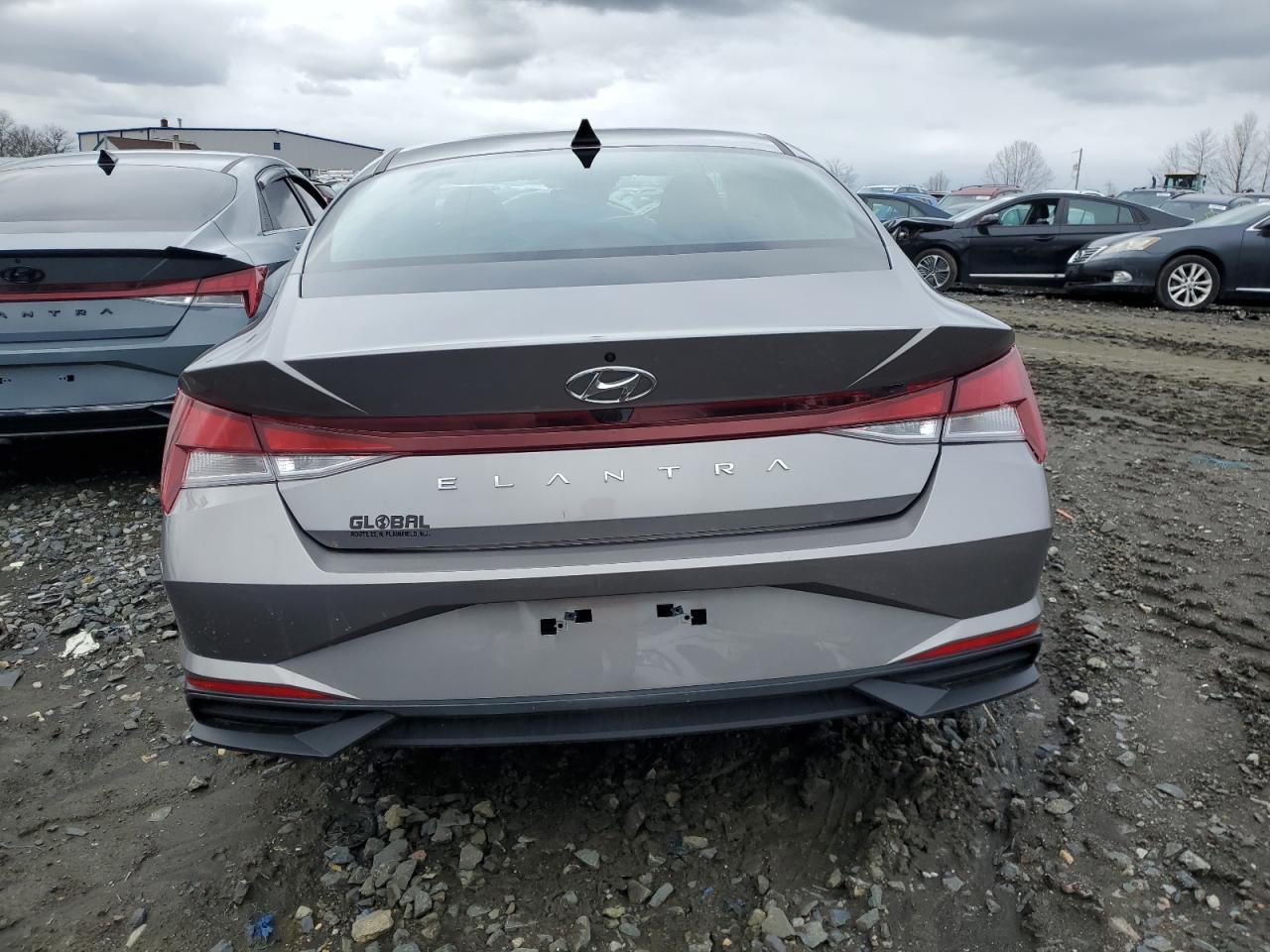 2023 HYUNDAI ELANTRA SE - Image 6