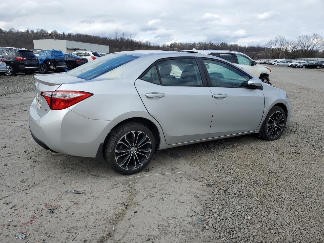 2016 TOYOTA COROLLA L - Фото 3