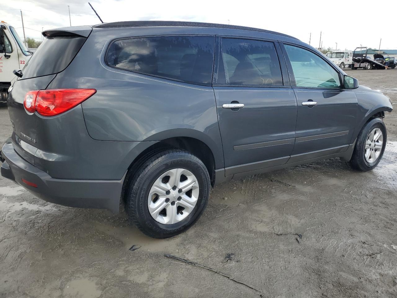 2012 CHEVROLET TRAVERSE L - Image 3