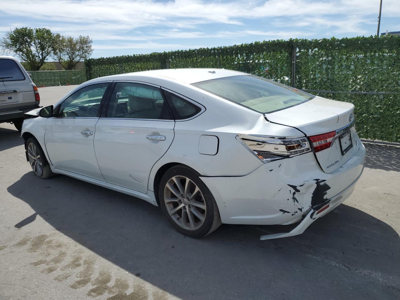 2015 TOYOTA AVALON XLE - Image 2