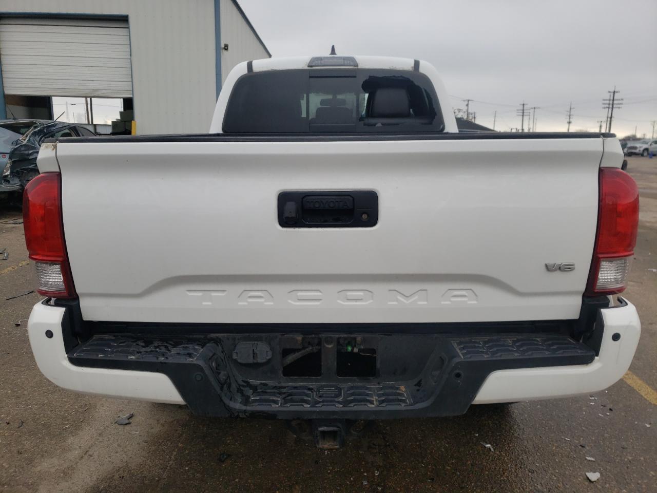 2017 TOYOTA TACOMA DOU - Фото 6