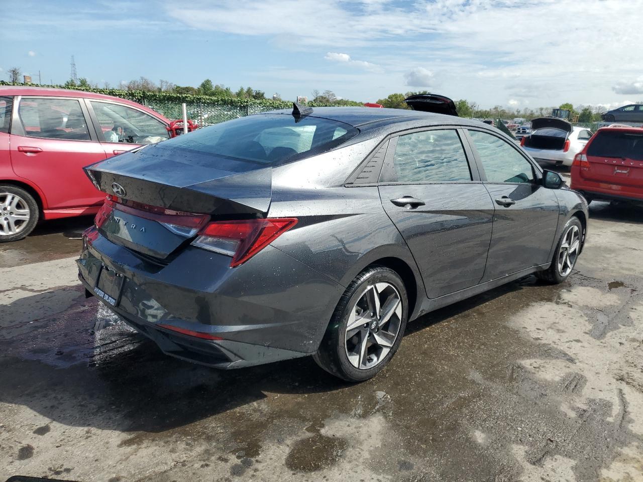 2023 HYUNDAI ELANTRA SE - Image 3
