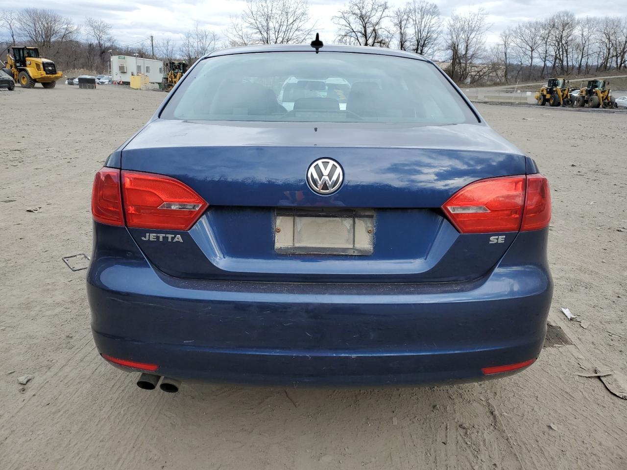 2014 VOLKSWAGEN JETTA SE - Image 6