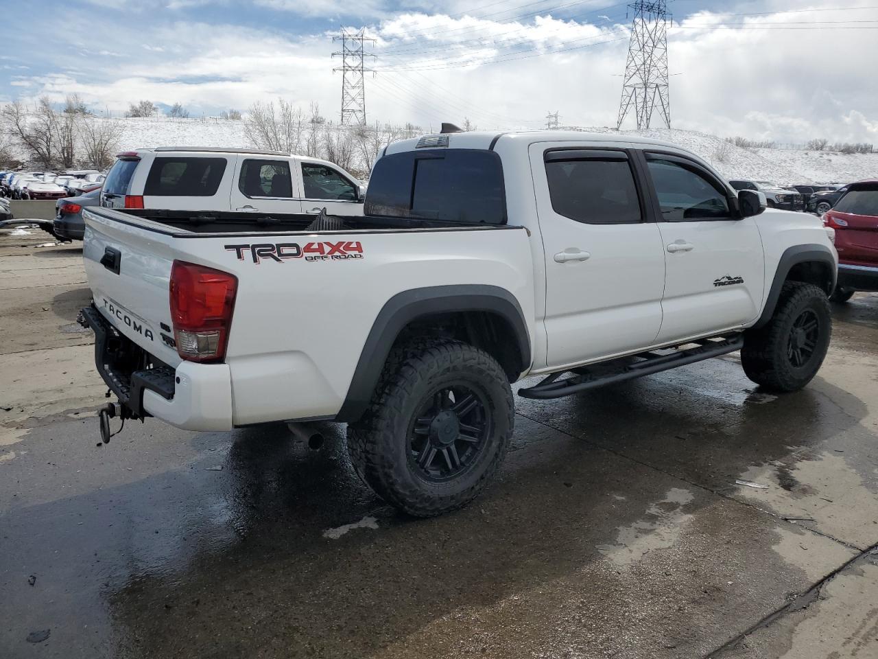 2017 TOYOTA TACOMA DOU - Фото 3