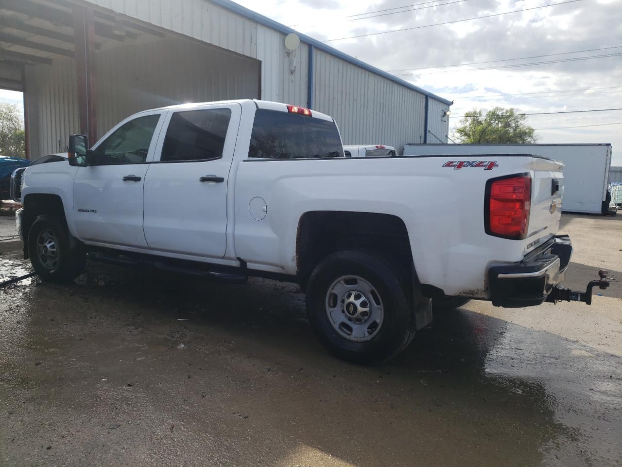 2017 CHEVROLET SILVERADO - Image 2