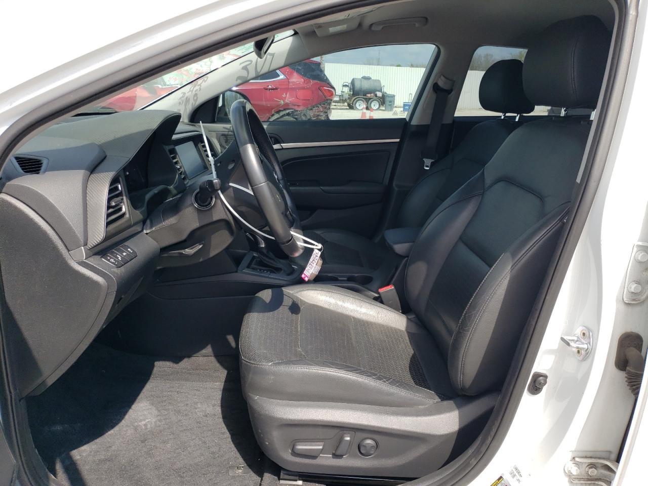 2019 HYUNDAI ELANTRA SE - Фото 7