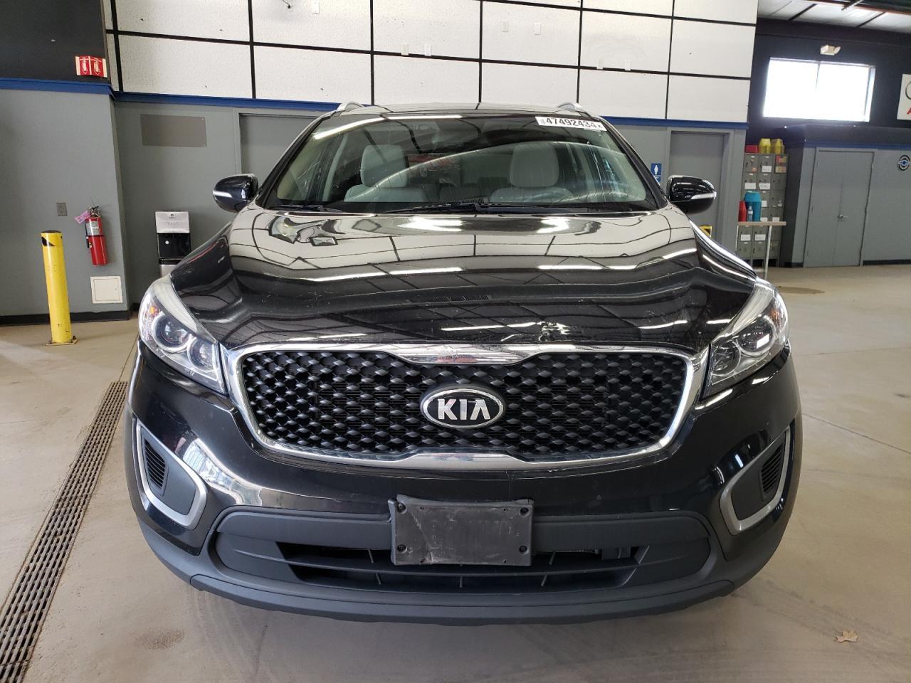 2016 KIA SORENTO LX - Image 5