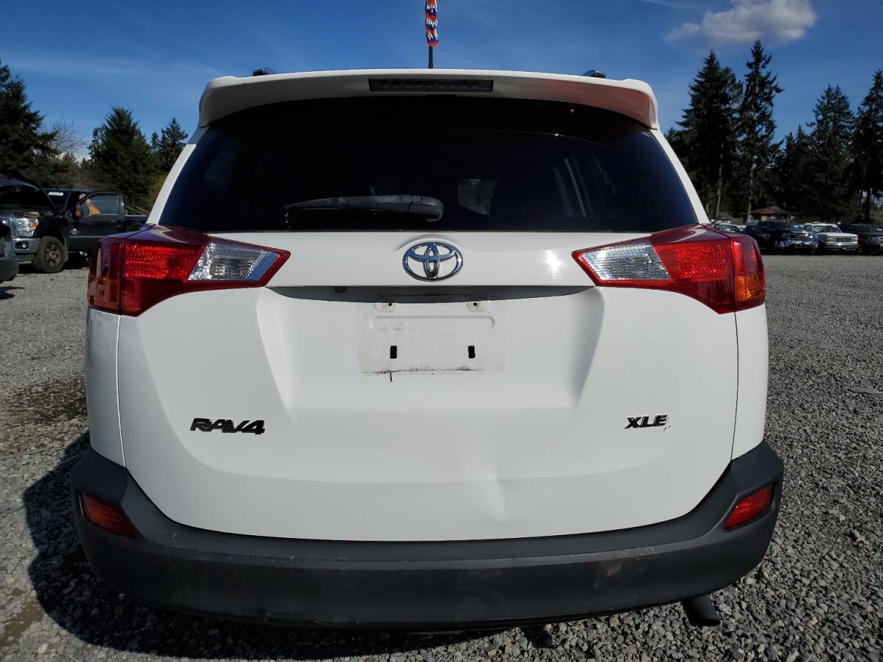 2015 TOYOTA RAV4 XLE - Фото 6