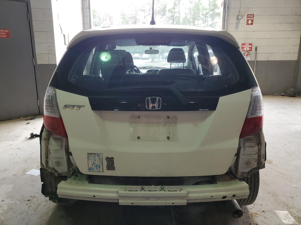 2011 HONDA FIT SPORT - Фото 6