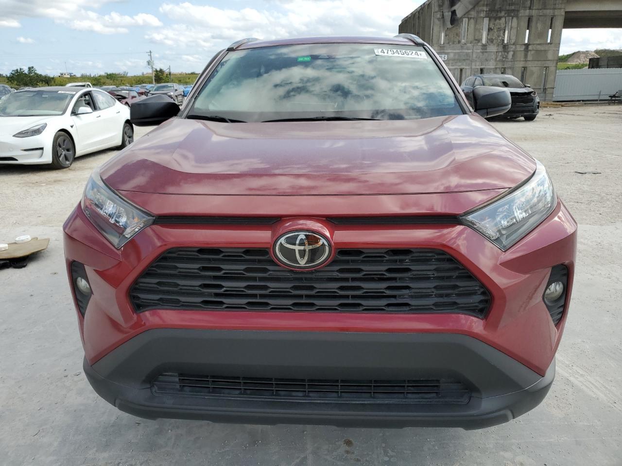 2021 TOYOTA RAV4 LE - Фото 5