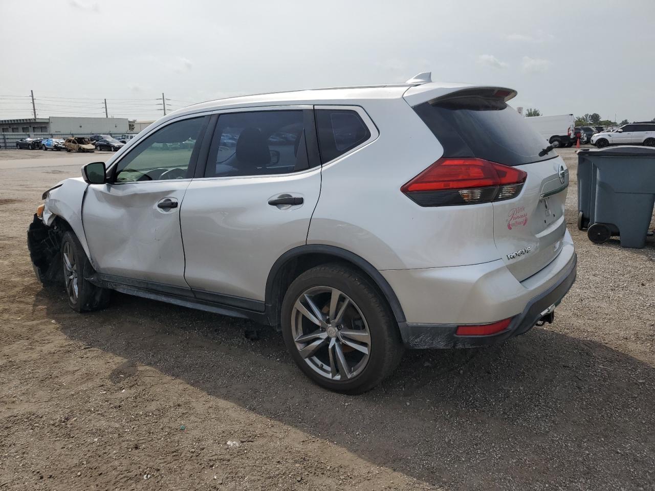 2017 NISSAN ROGUE S - Фото 2