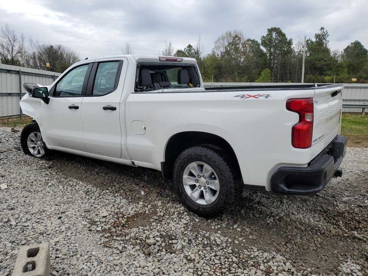 2024 CHEVROLET SILVERADO - Фото 2