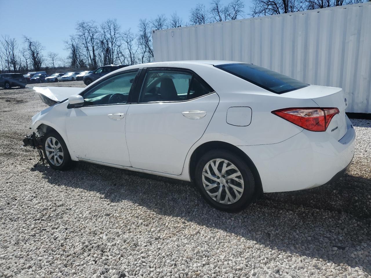 2019 TOYOTA COROLLA L - Фото 2