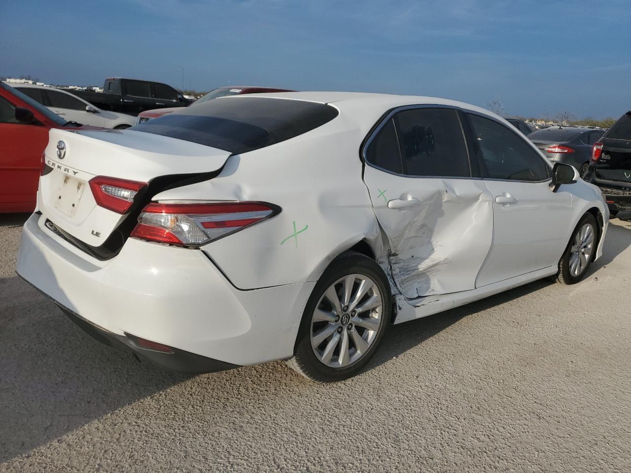 2018 TOYOTA CAMRY L - Фото 3