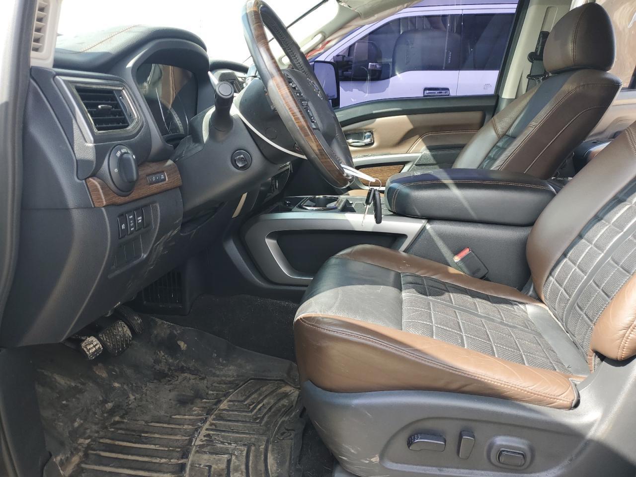 2017 NISSAN TITAN XD S - Фото 7