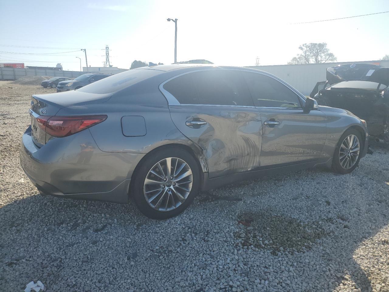 2018 INFINITI Q50 LUXE - Image 3