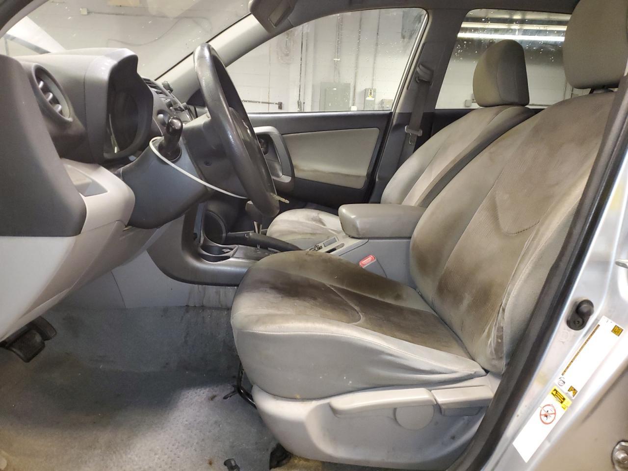 2011 TOYOTA RAV4 - Image 7