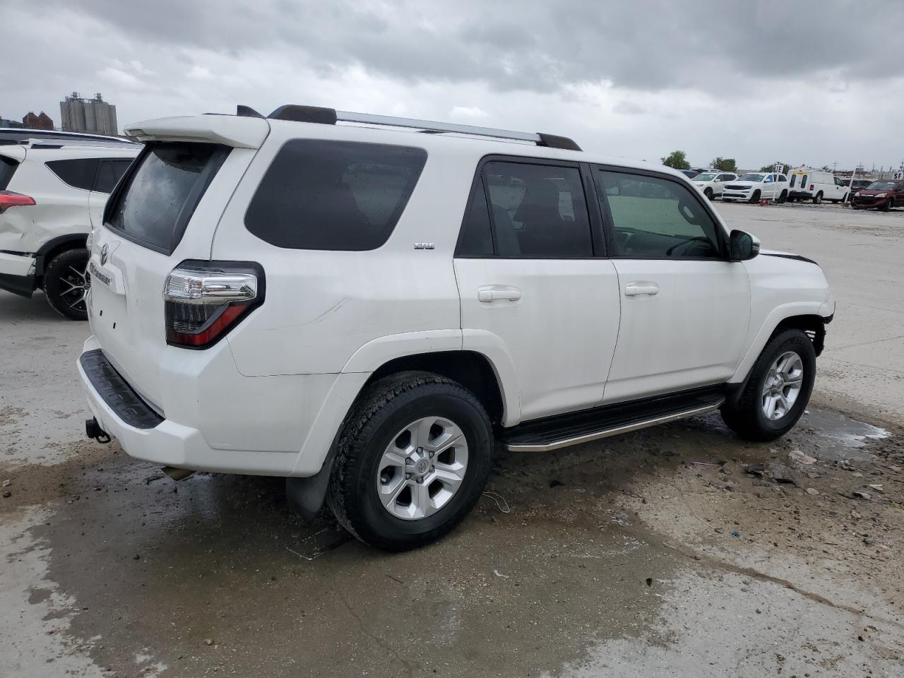 2019 TOYOTA 4RUNNER SR - Фото 3