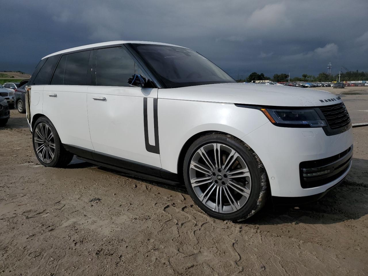 2023 LAND ROVER RANGE ROVE - Image 4