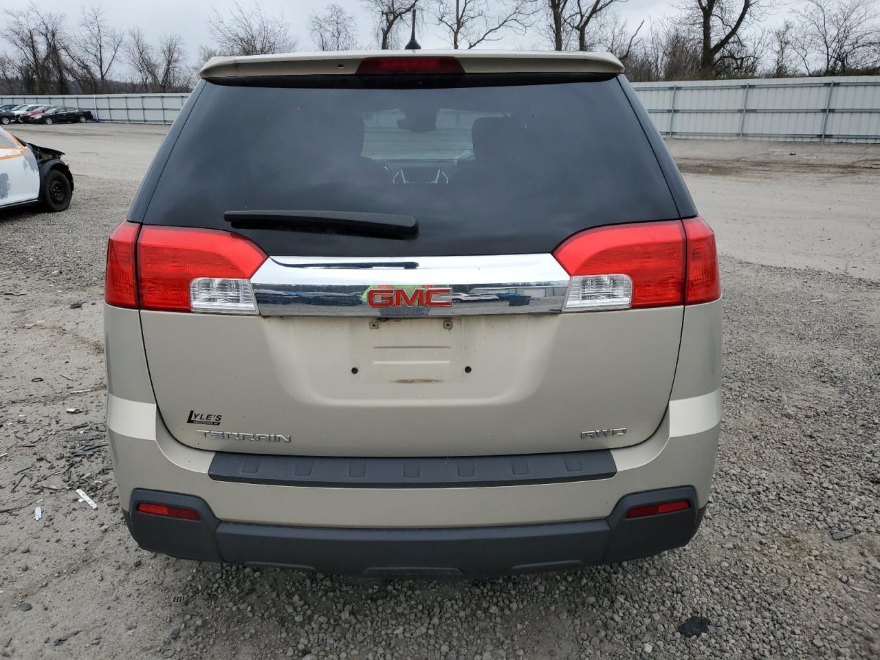 2012 GMC TERRAIN SL - Image 6