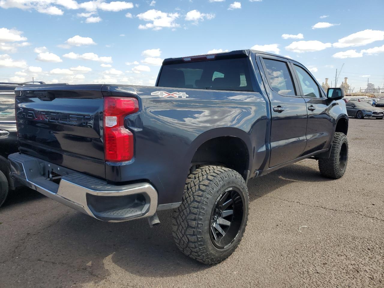 2019 CHEVROLET SILVERADO - Фото 3