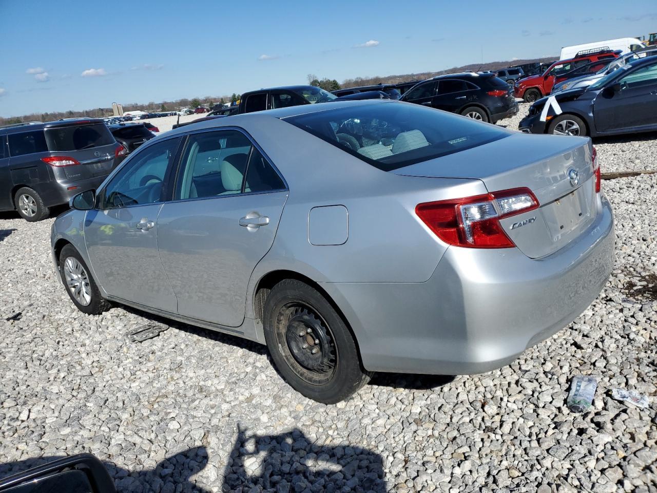 2012 TOYOTA CAMRY BASE - Фото 2