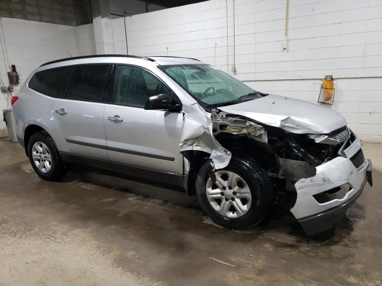 2012 CHEVROLET TRAVERSE L - Image 4