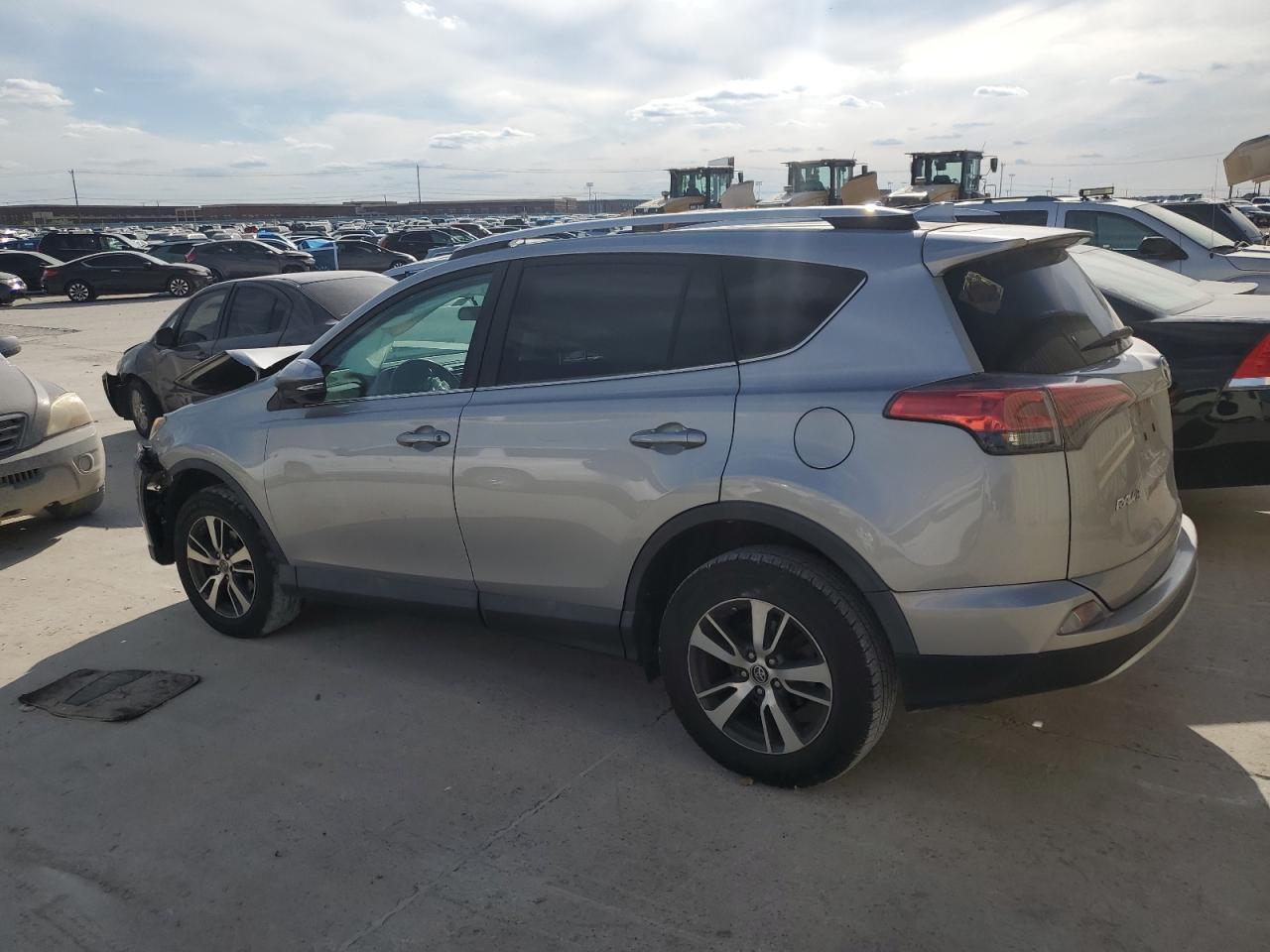 2016 TOYOTA RAV4 XLE - Фото 2