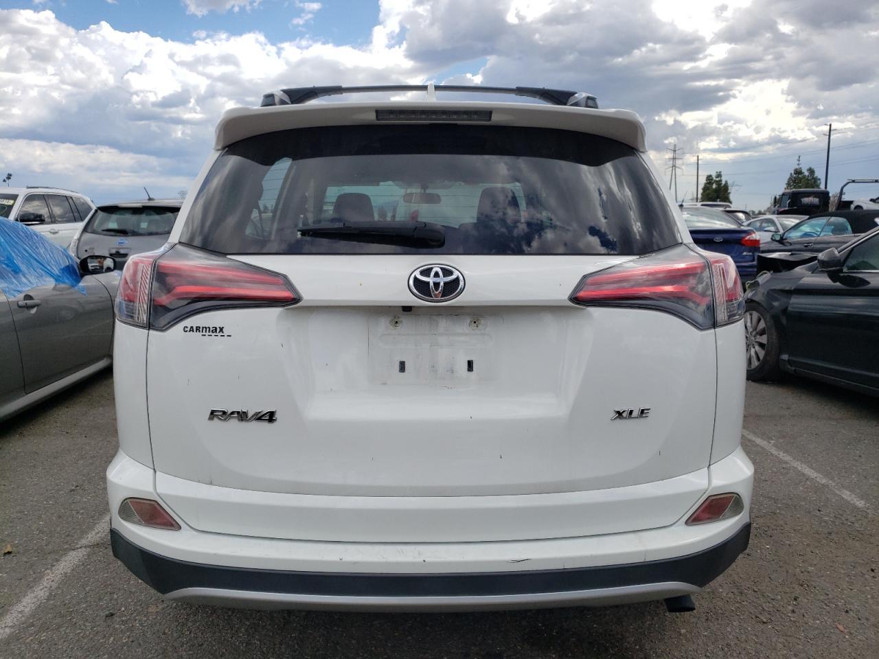 2016 TOYOTA RAV4 XLE - Фото 6
