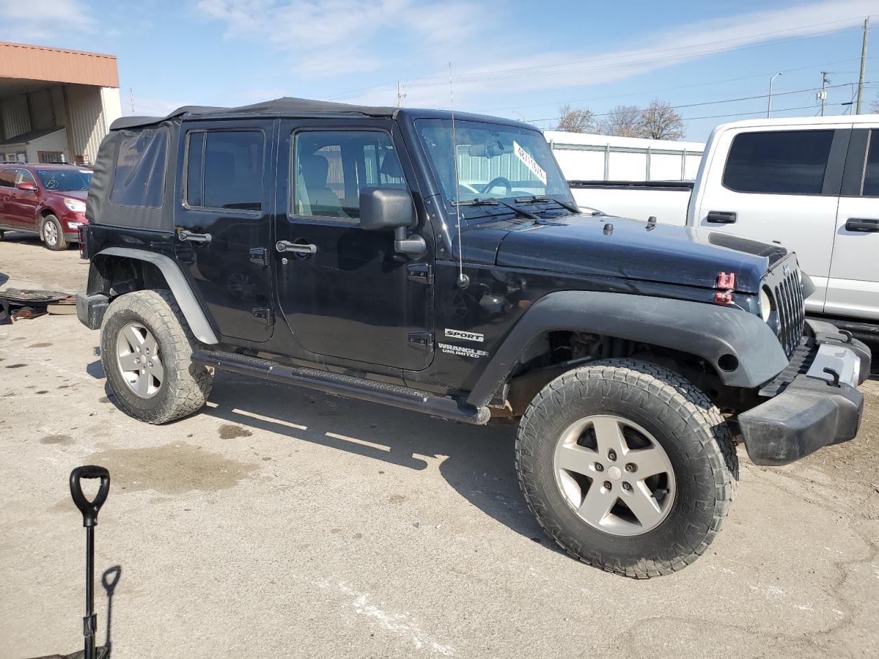 2010 JEEP WRANGLER U - Image 4