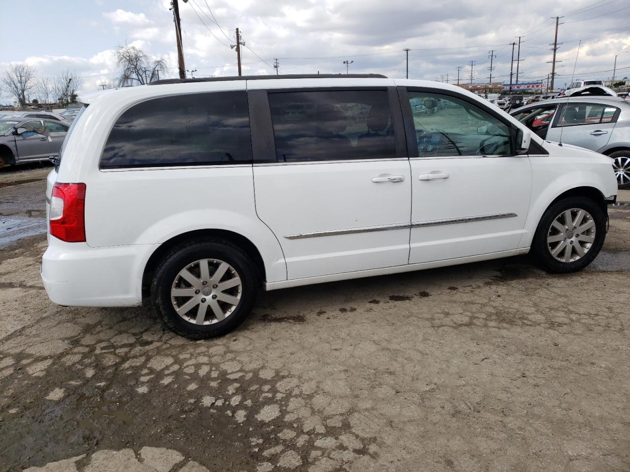 2014 CHRYSLER TOWN & COU - Image 3