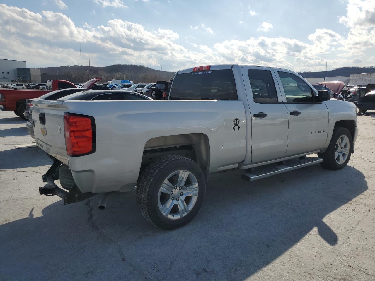2016 CHEVROLET SILVERADO - Фото 3