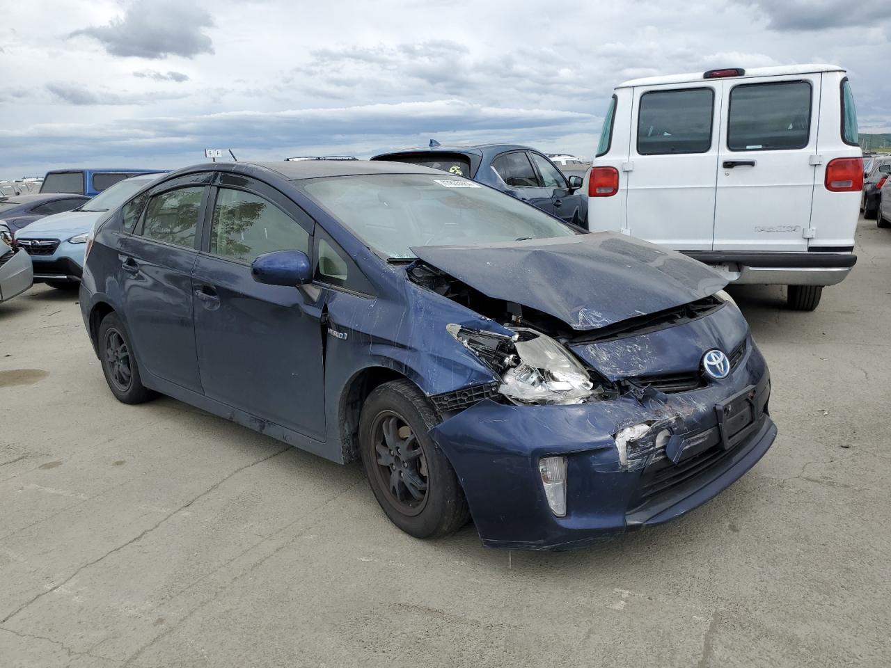 2013 TOYOTA PRIUS - Фото 4