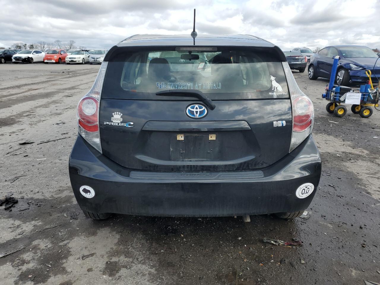2013 TOYOTA PRIUS C - Фото 6