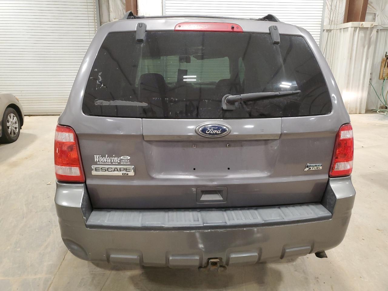 2010 FORD ESCAPE XLT - Image 6