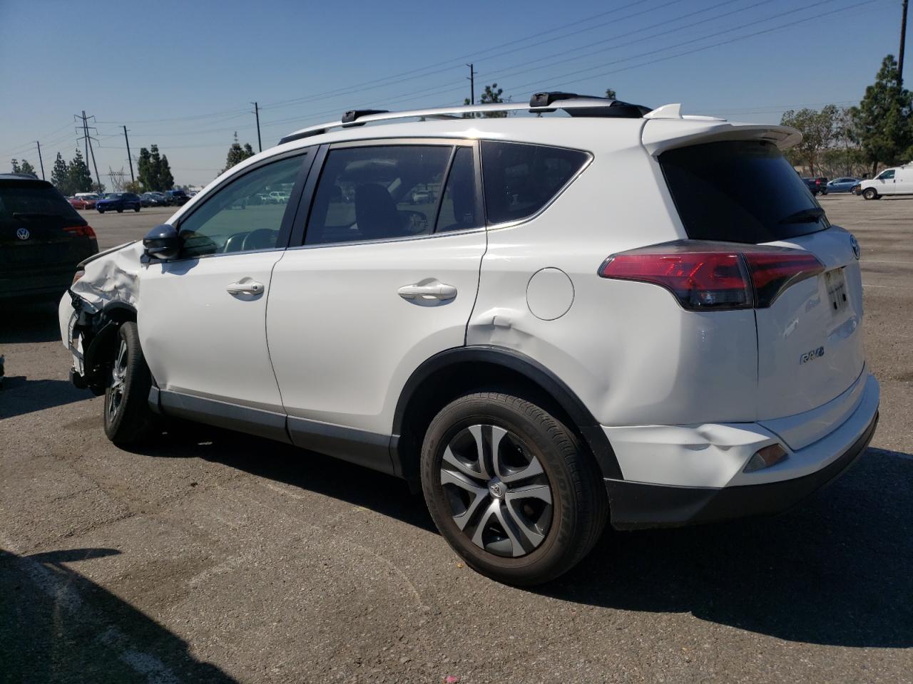 2018 TOYOTA RAV4 LE - Фото 2
