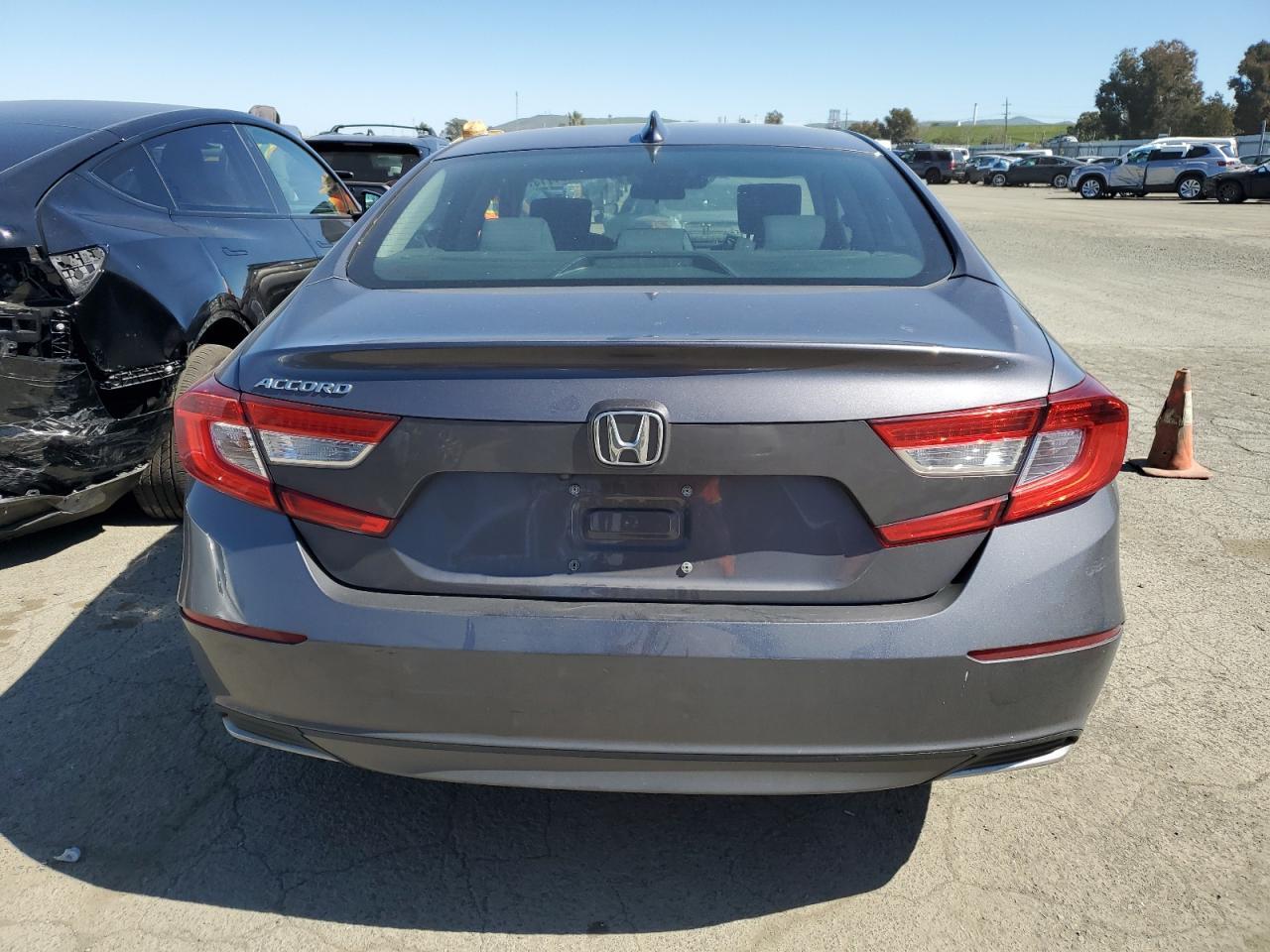 2018 HONDA ACCORD LX - Фото 6