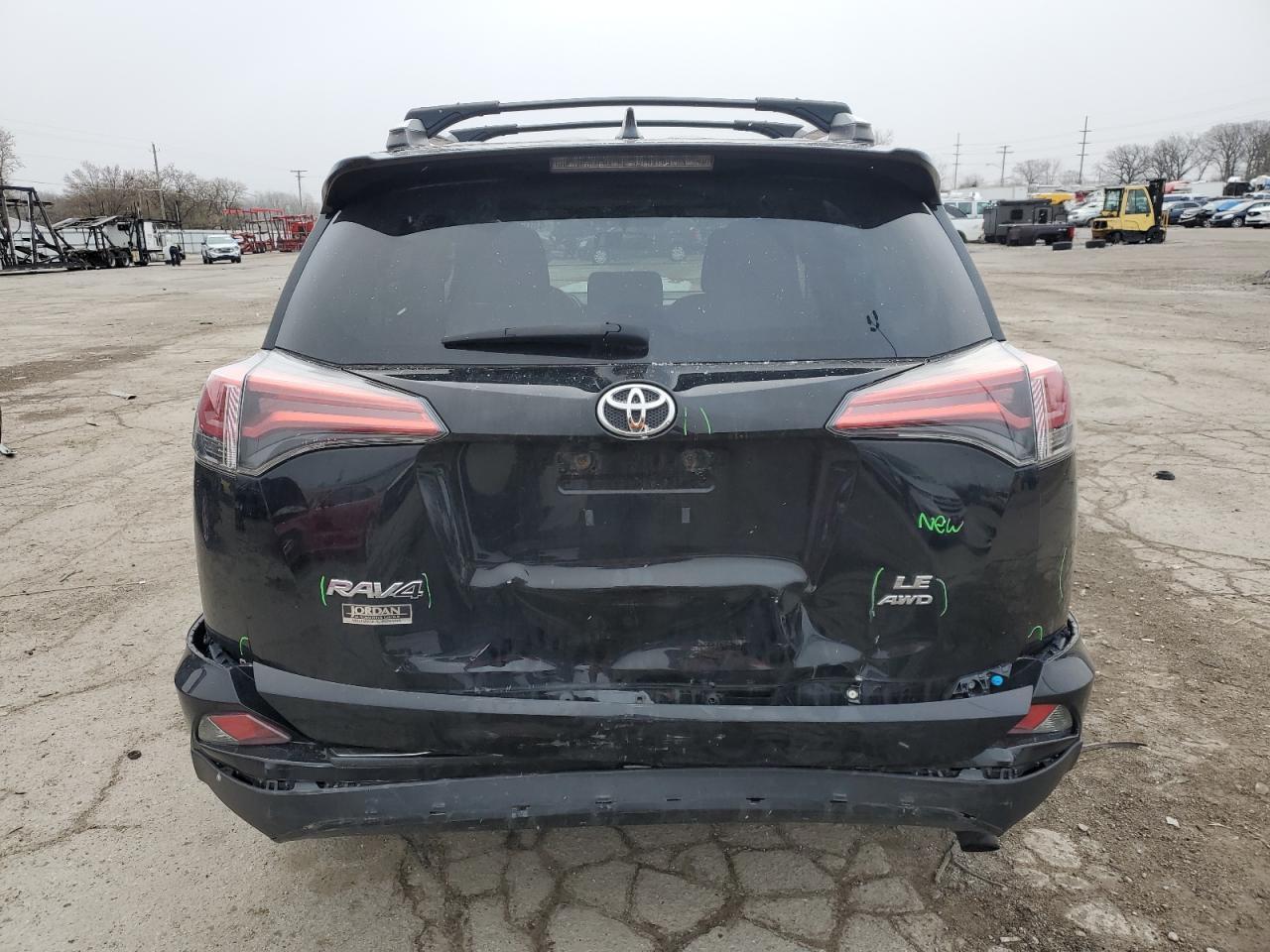 2016 TOYOTA RAV4 LE - Фото 6