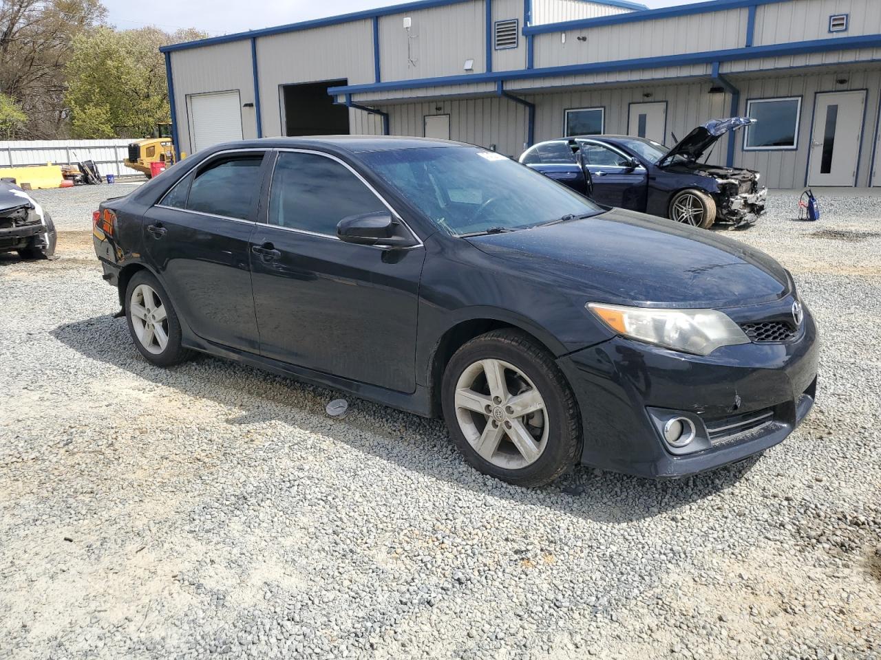 2014 TOYOTA CAMRY L - Image 4