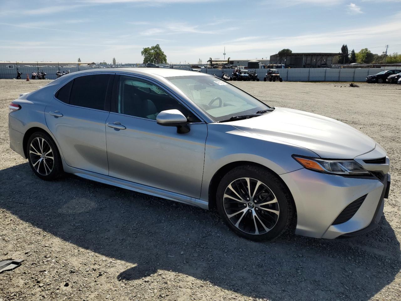 2020 TOYOTA CAMRY SE - Image 4