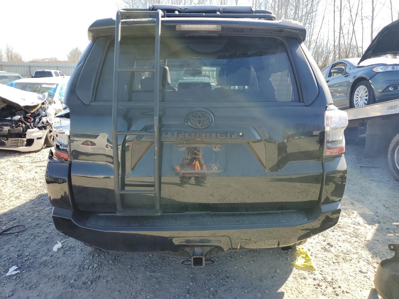 2017 TOYOTA 4RUNNER SR - Image 6