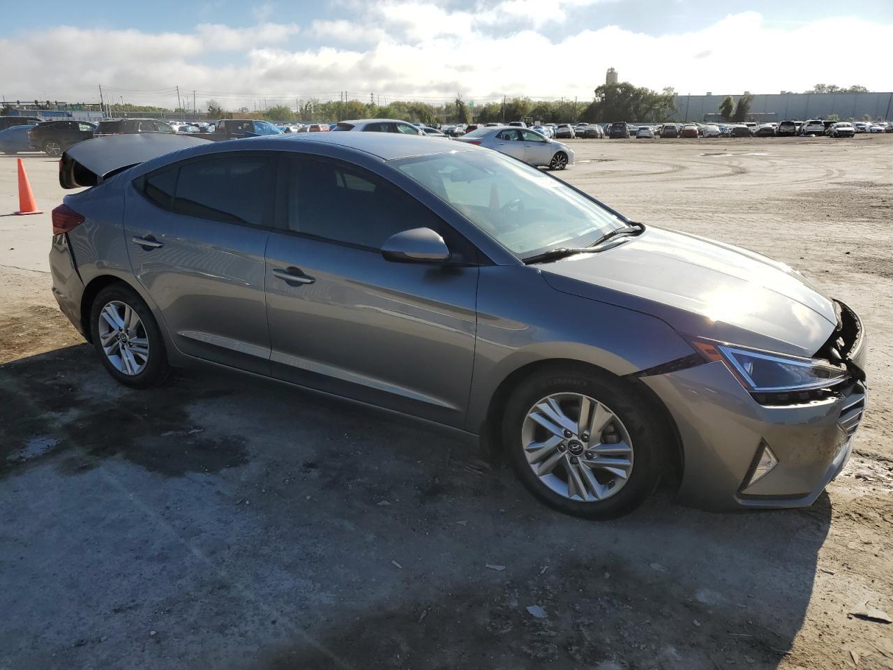 2019 HYUNDAI ELANTRA SE - Фото 4