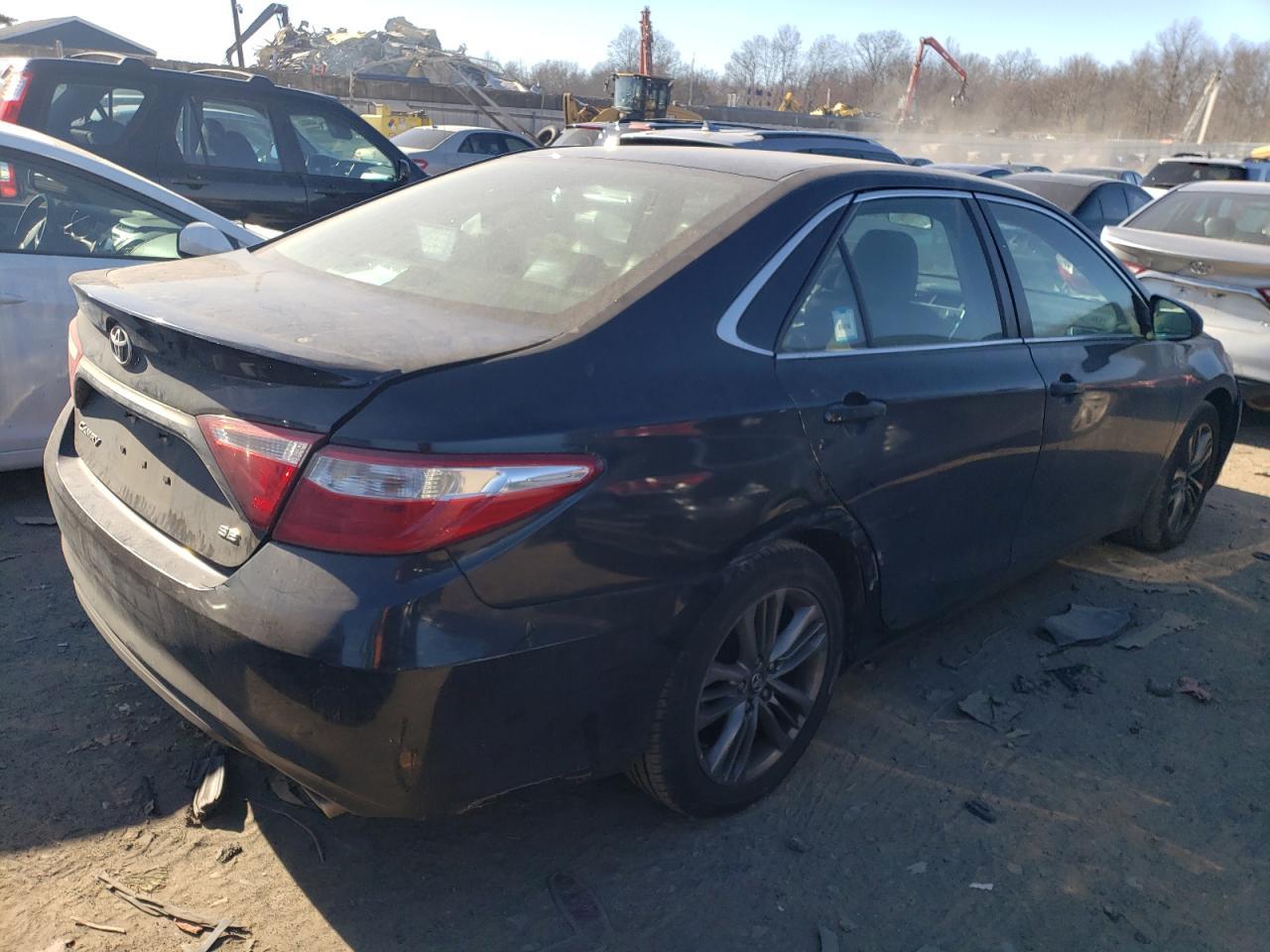 2016 TOYOTA CAMRY LE - Image 3