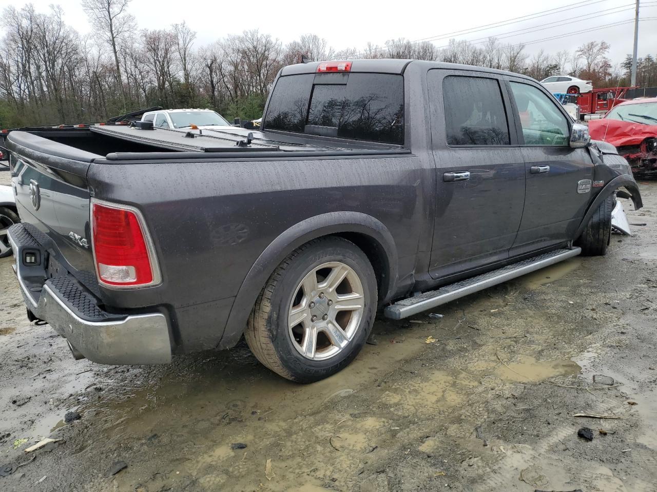 2015 RAM 1500 LONGH - Фото 3