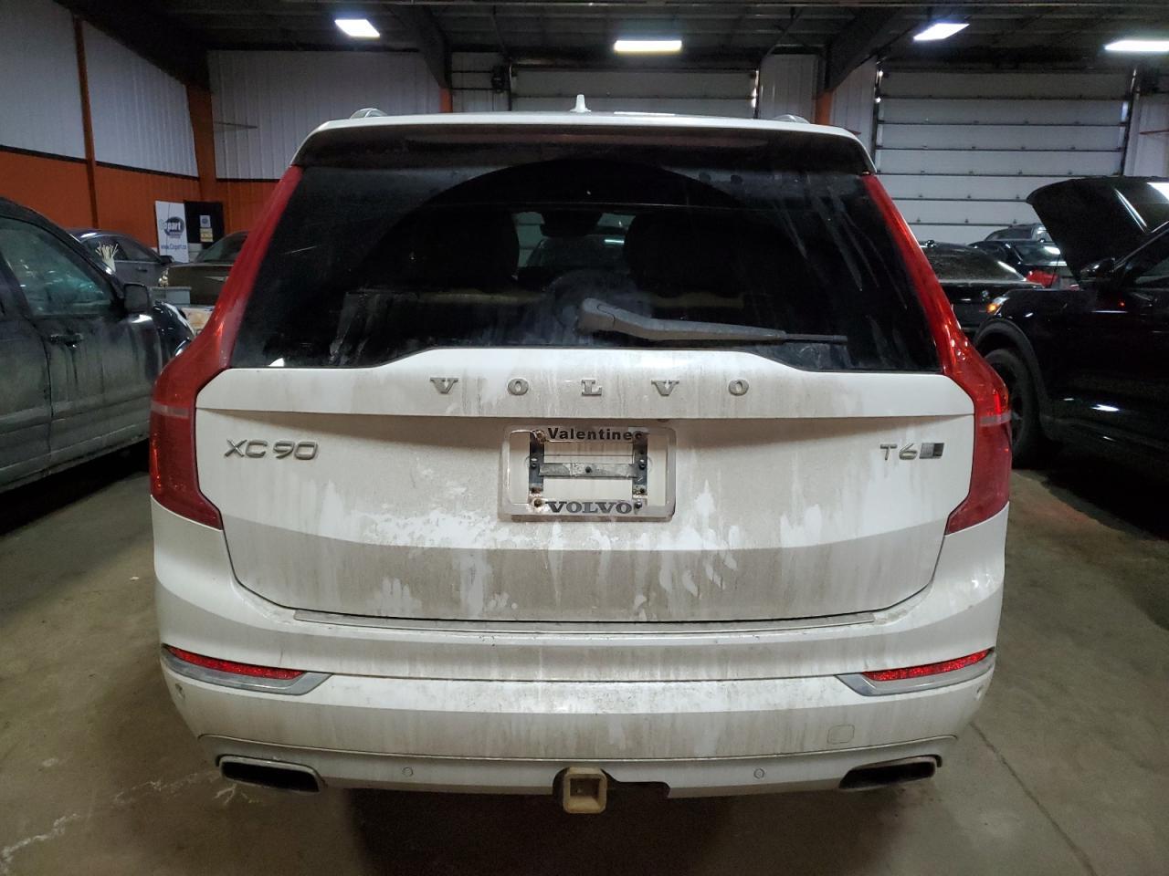 2016 VOLVO XC90 T6 - Фото 6