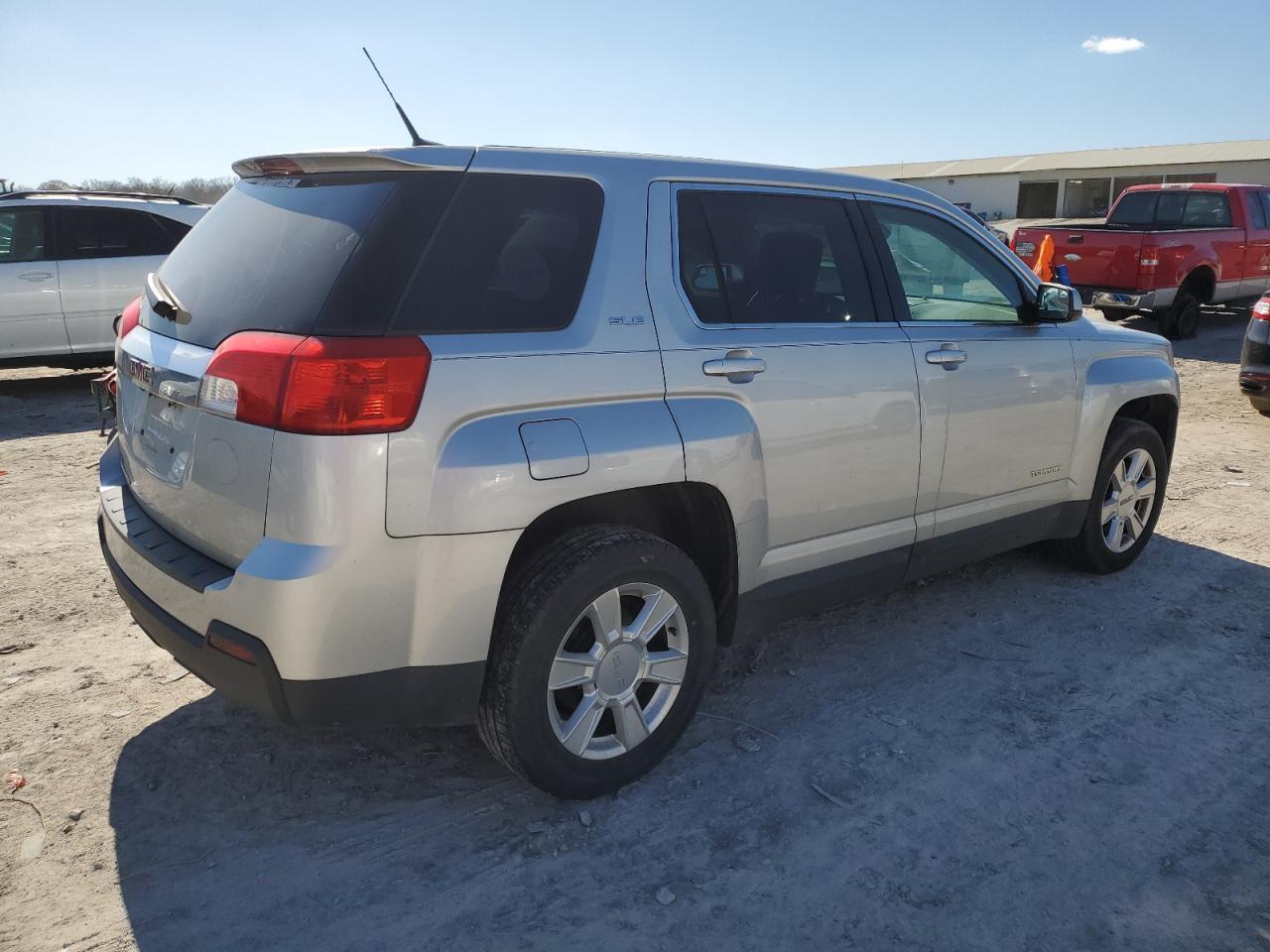 2013 GMC TERRAIN SL - Image 3