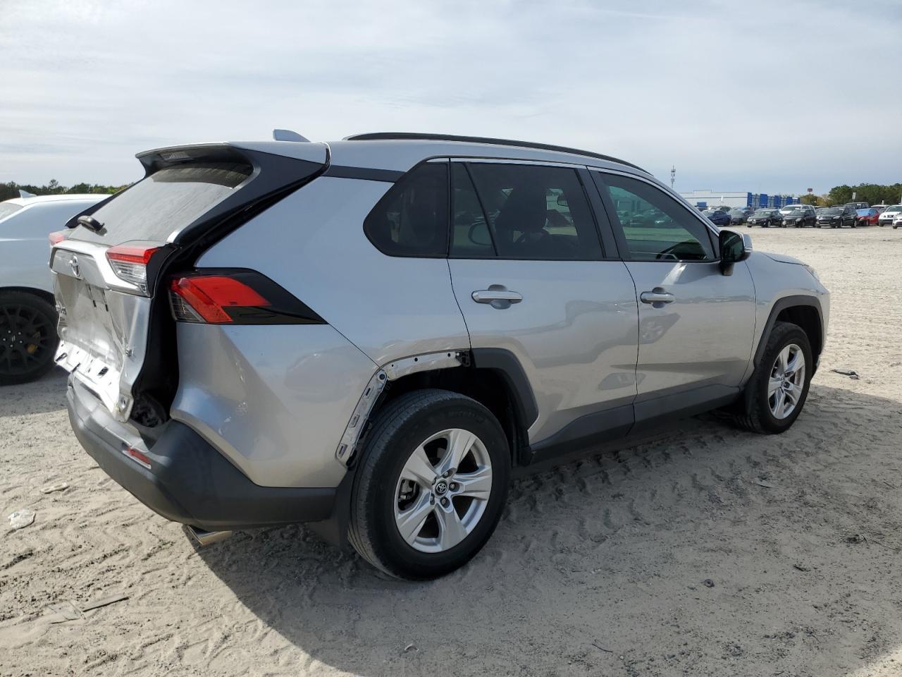 2020 TOYOTA RAV4 XLE - Image 3